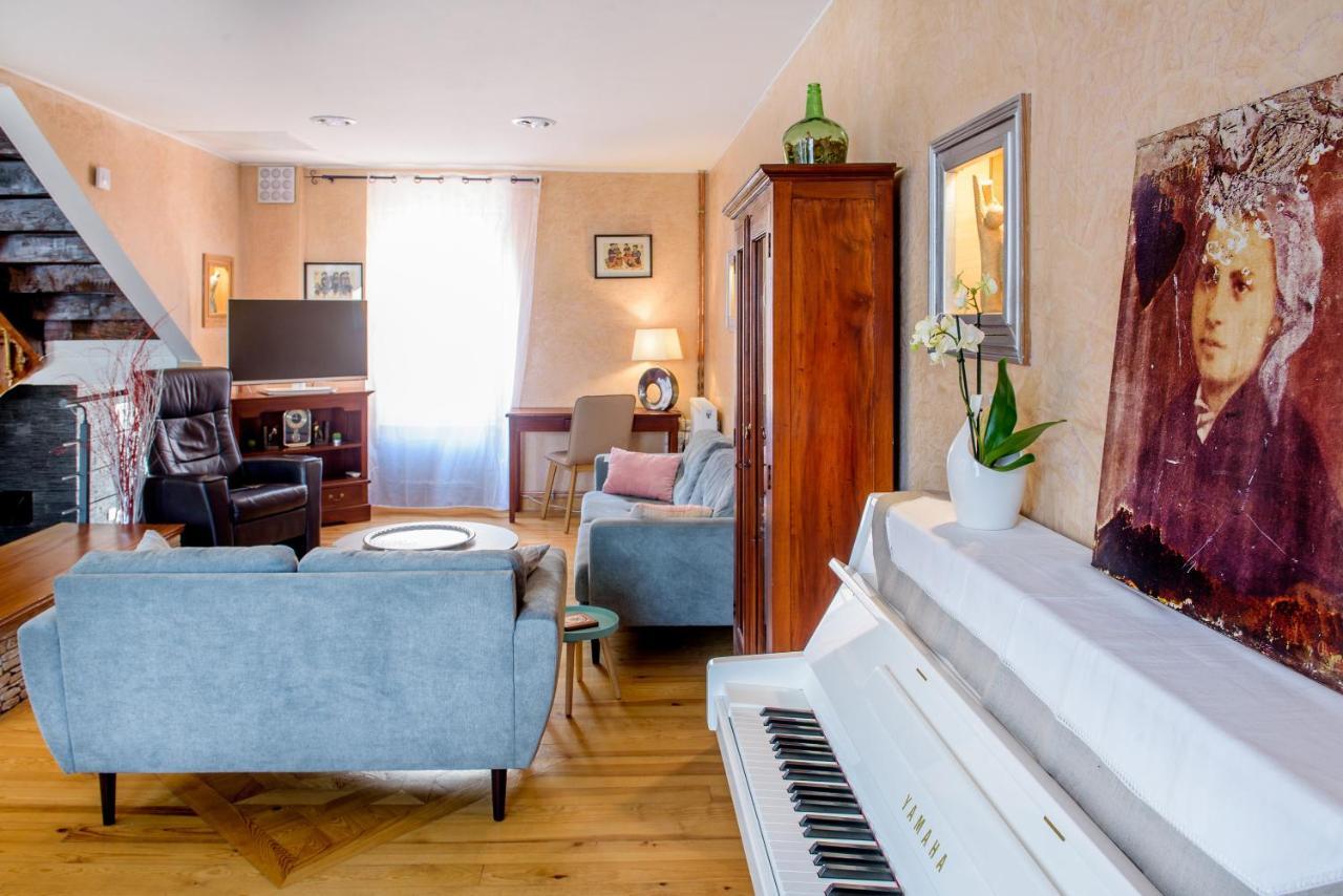 La Sainte Famille Hotell Lourdes Eksteriør bilde