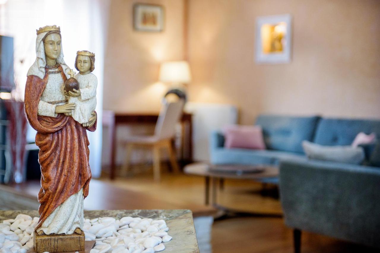 La Sainte Famille Hotell Lourdes Eksteriør bilde